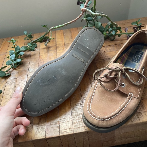 Classic Sperry boat shoes or Topsiders - Picture 3 of 4